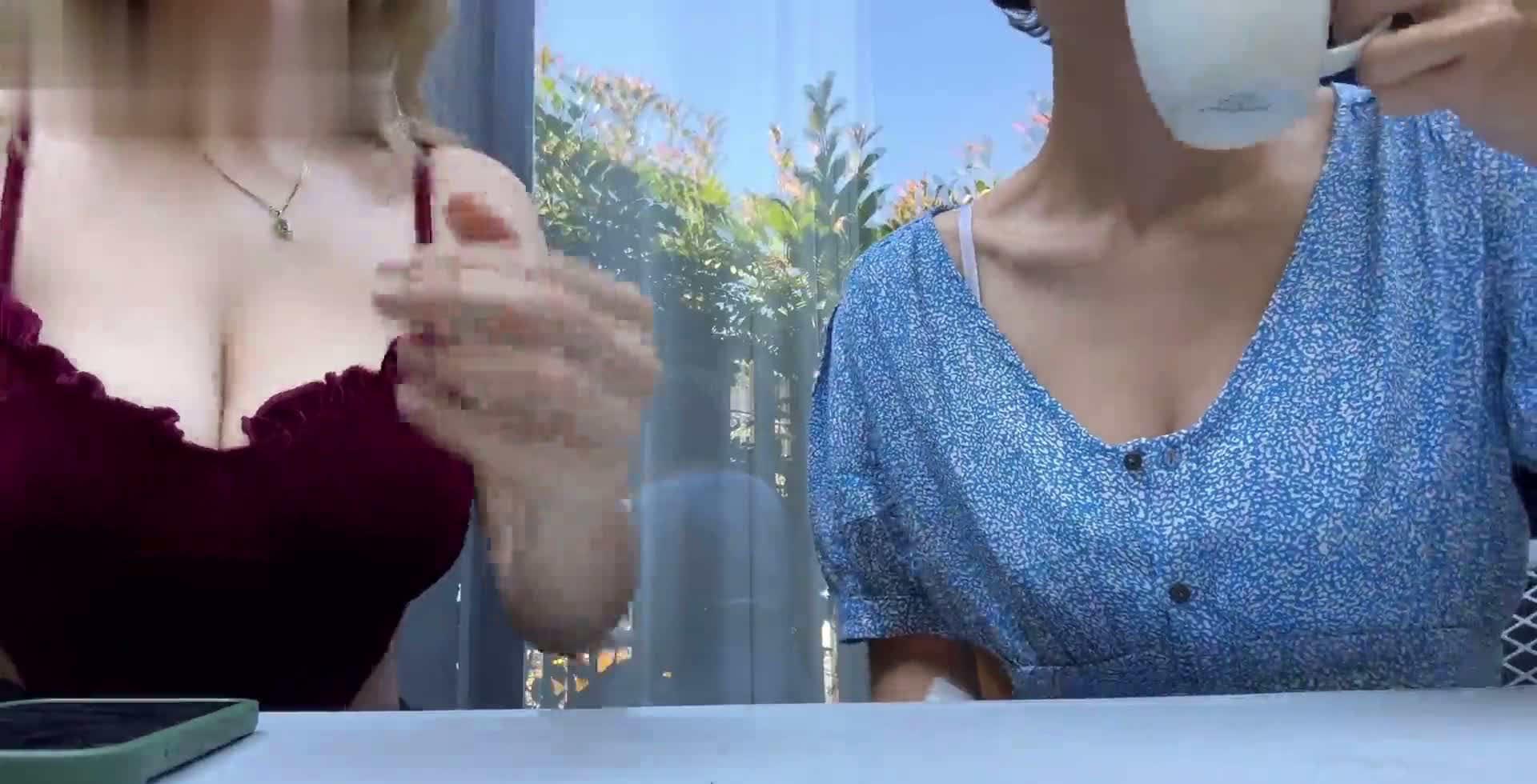 Hollyloly ve Athelina Lezbiyen Porno HD